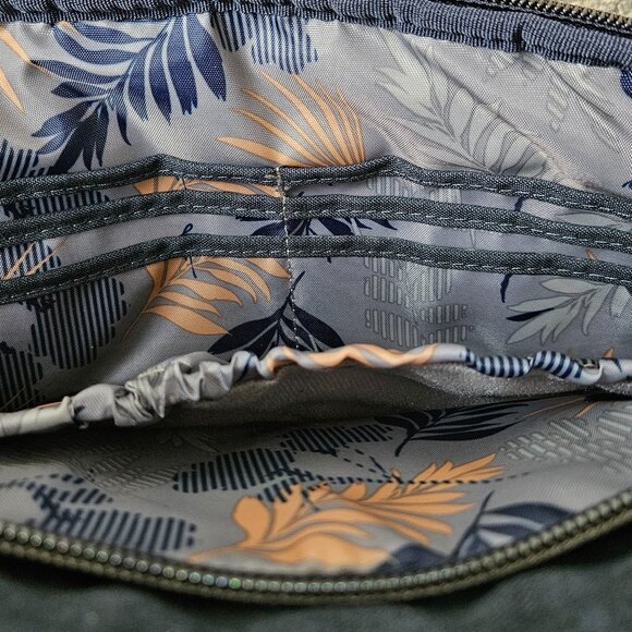 NWT Lug Shimmy SE Crossbody - Picture 6 of 11